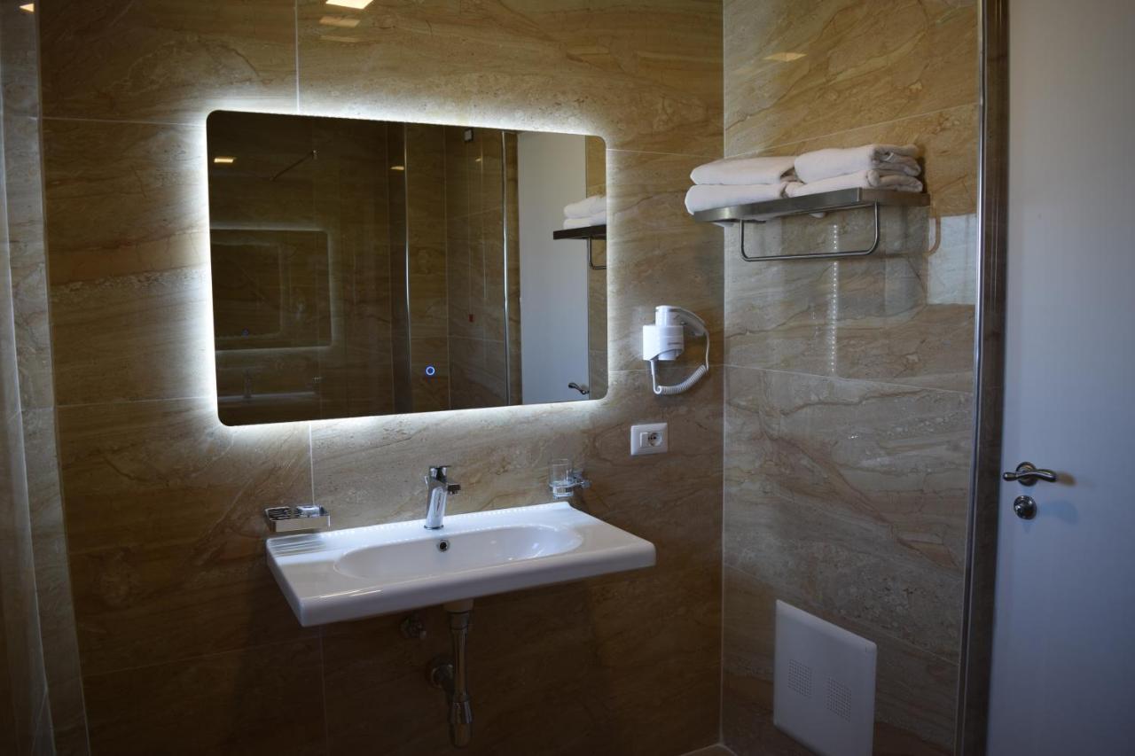 Amber Hotel Albania Spille Dış mekan fotoğraf