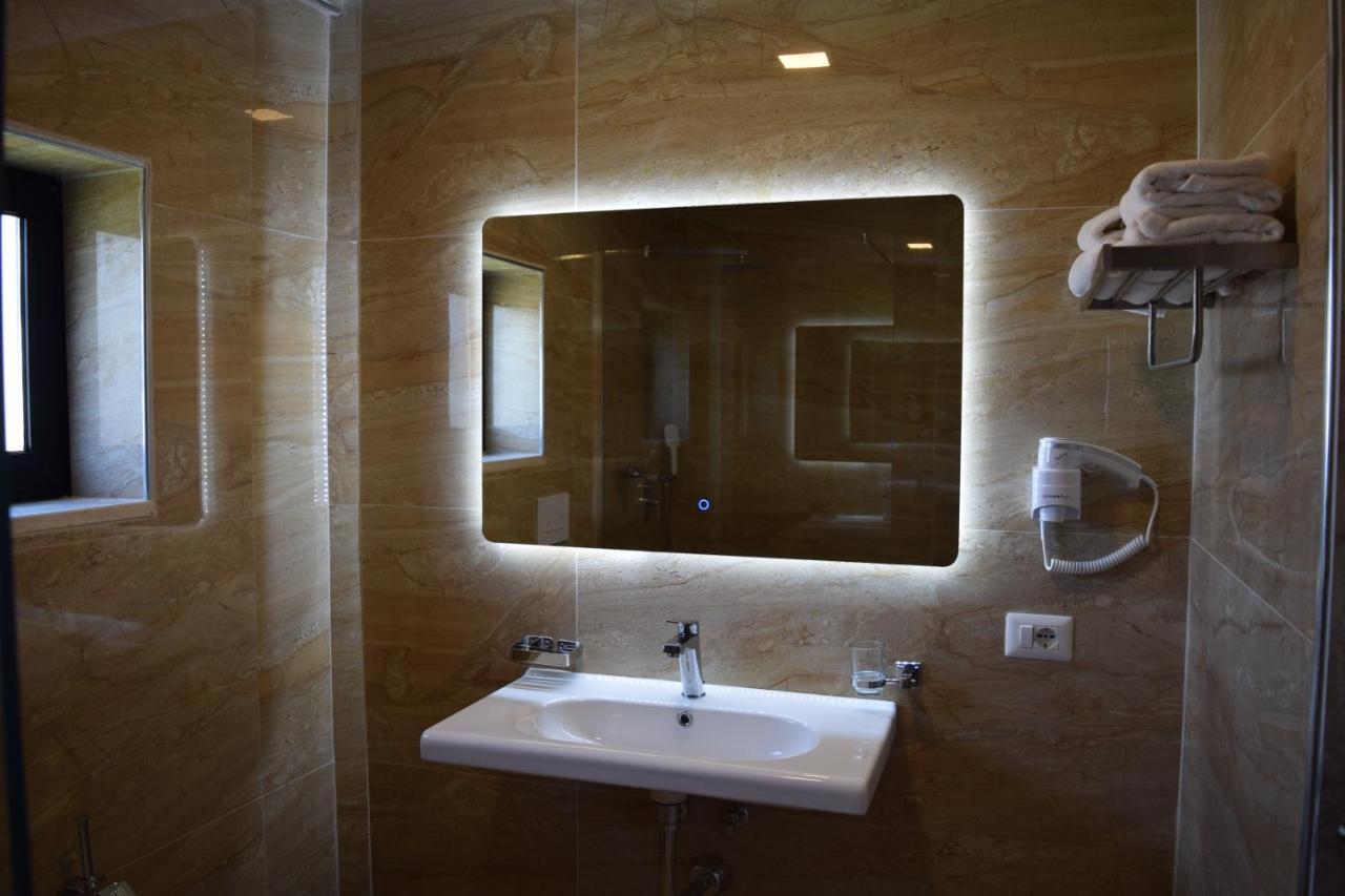 Amber Hotel Albania Spille Dış mekan fotoğraf