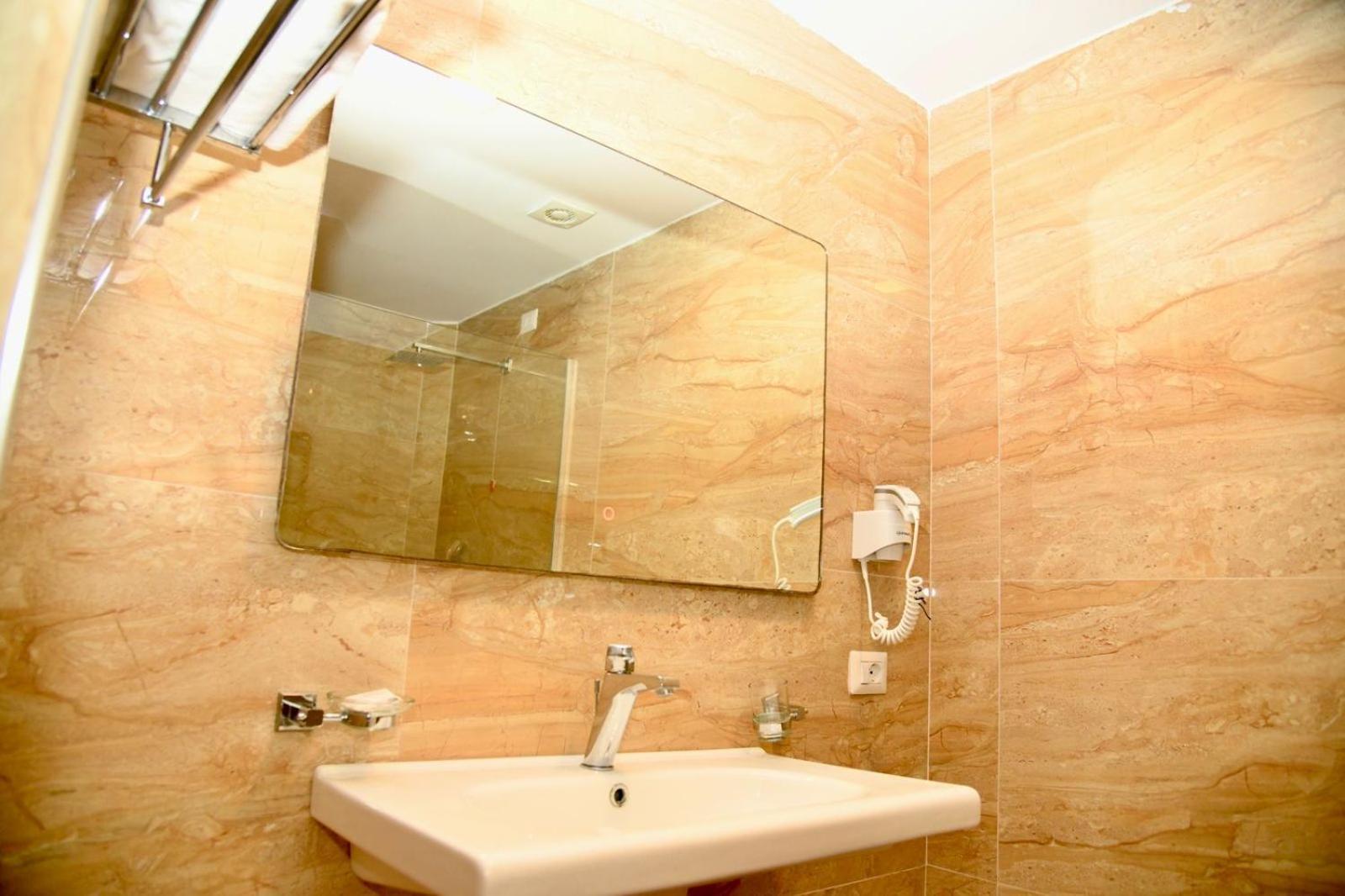 Amber Hotel Albania Spille Dış mekan fotoğraf